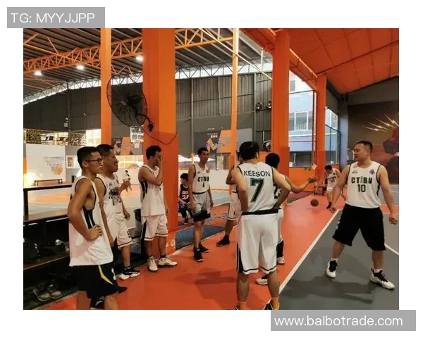 武汉篮球队与重庆篮球队赛后状态分析与复盘总结